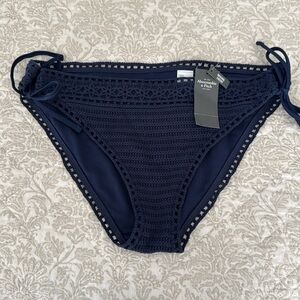Abercrombie Crocheted Bikini Bottoms Size L-NWT!